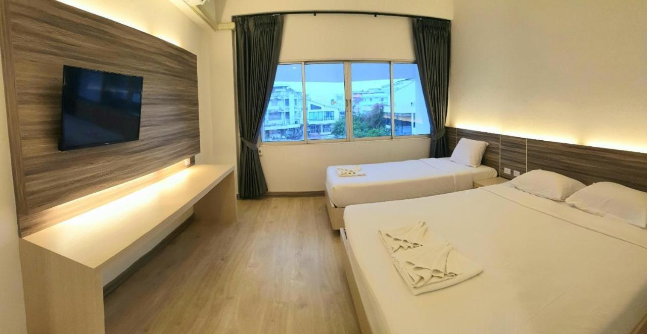 Petchkasem Grand Hotel Surin Ngoại thất bức ảnh