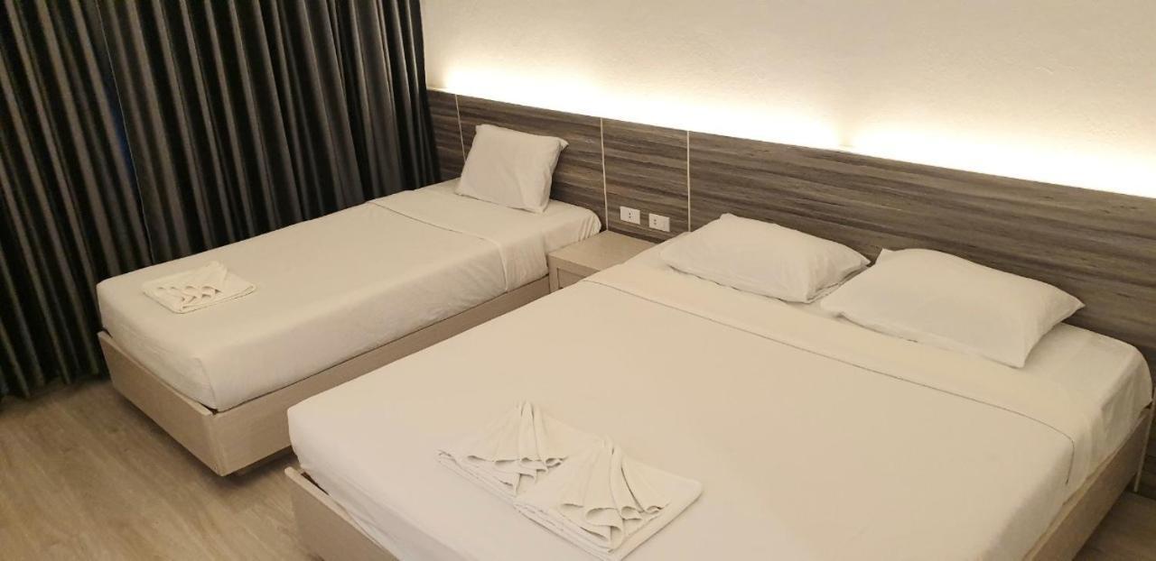 Petchkasem Grand Hotel Surin Ngoại thất bức ảnh