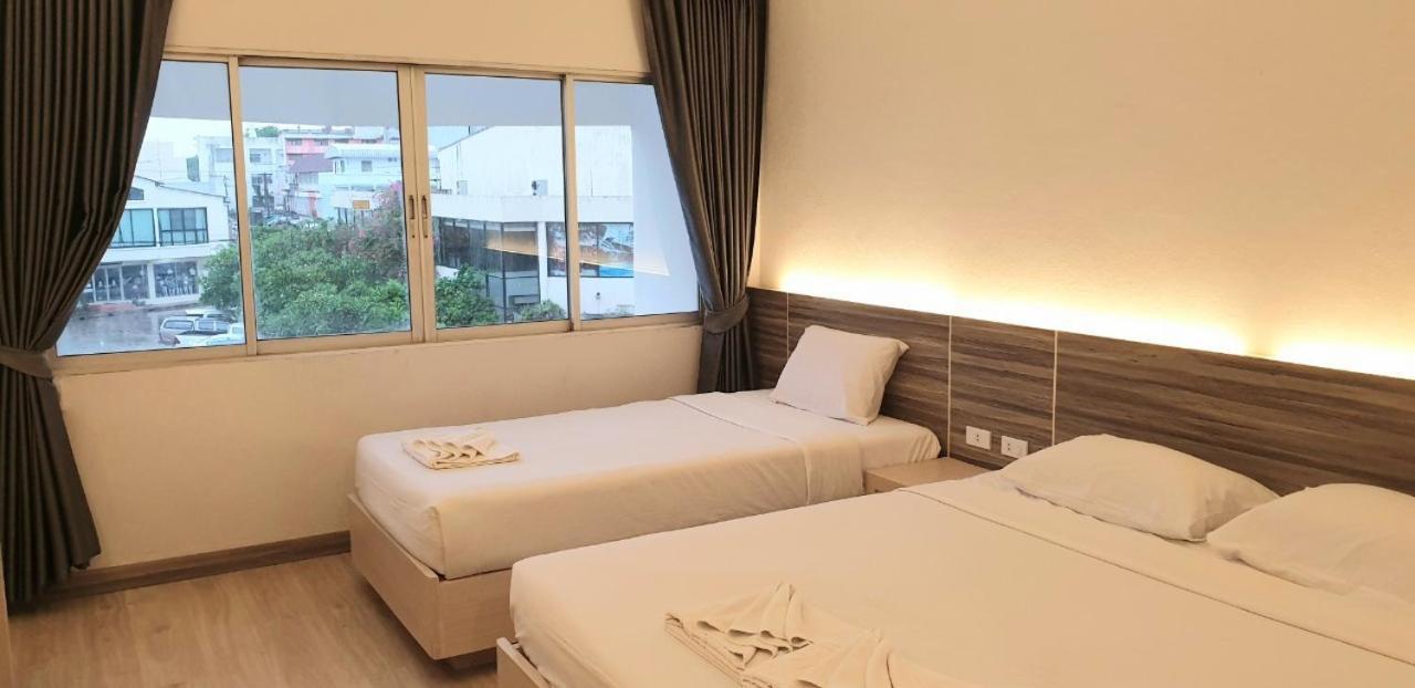 Petchkasem Grand Hotel Surin Ngoại thất bức ảnh