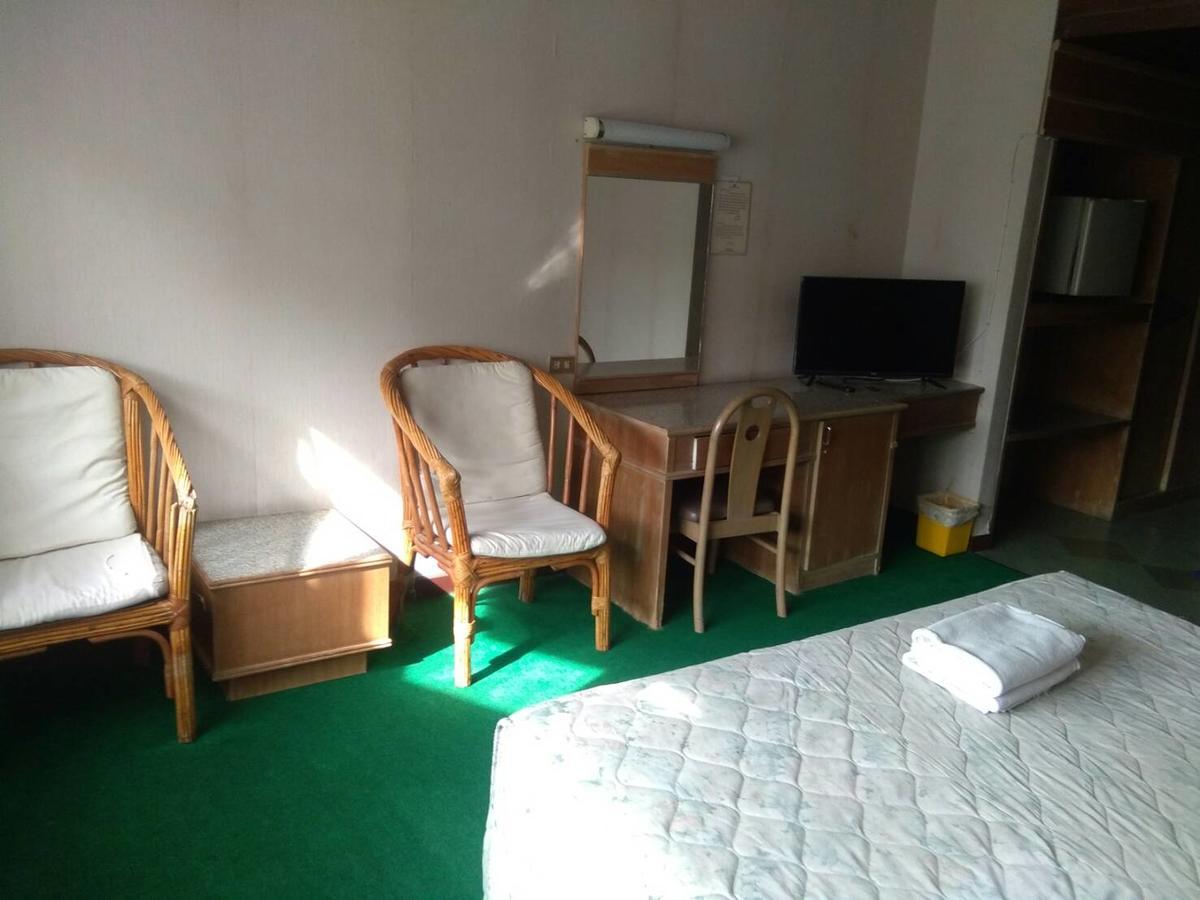 Petchkasem Grand Hotel Surin Ngoại thất bức ảnh