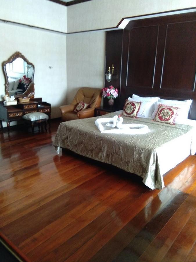 Petchkasem Grand Hotel Surin Ngoại thất bức ảnh