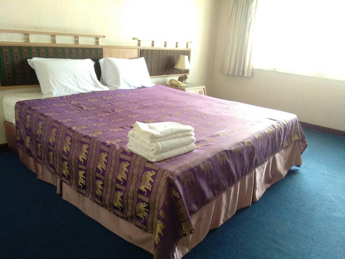 Petchkasem Grand Hotel Surin Ngoại thất bức ảnh