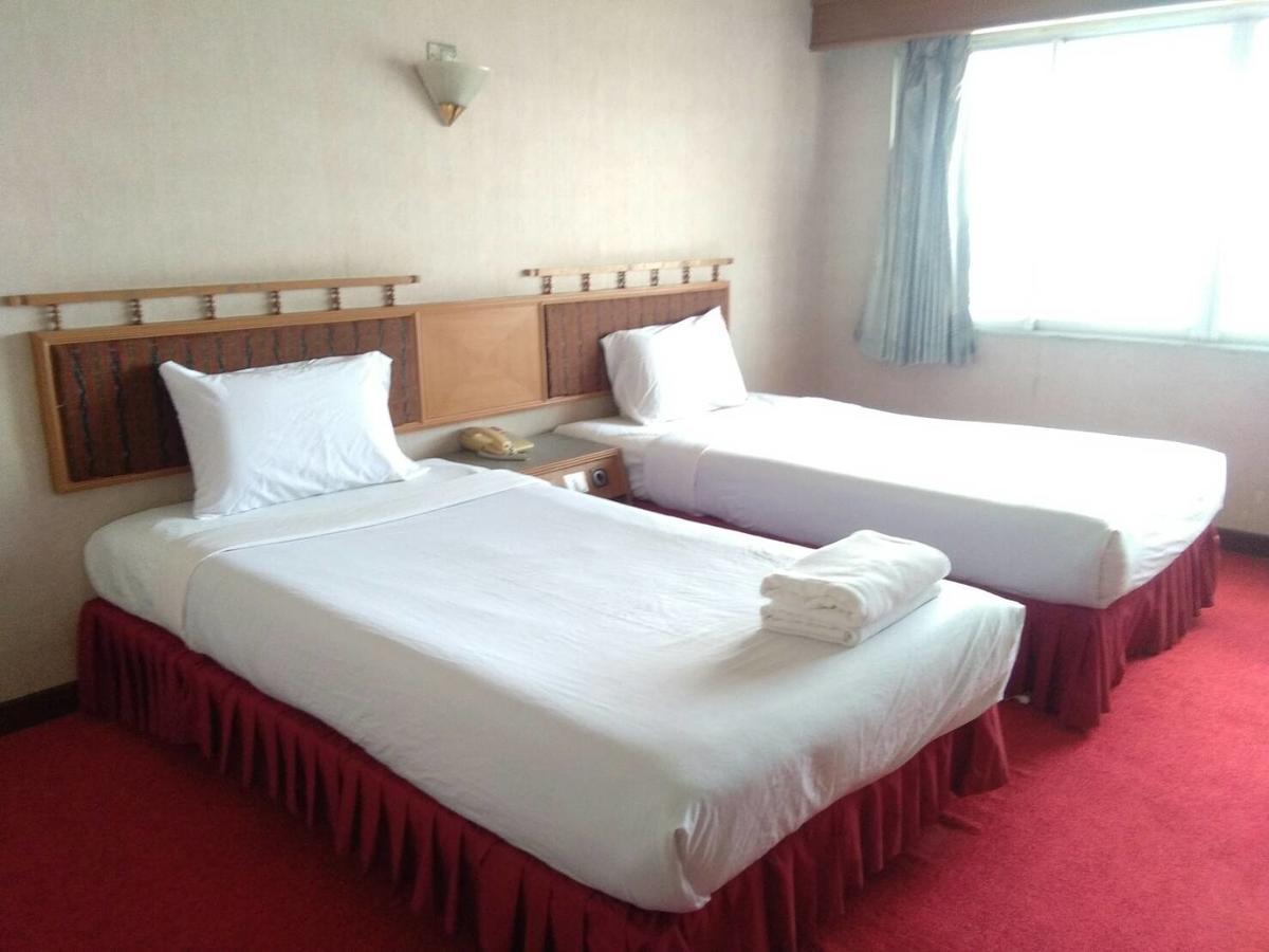 Petchkasem Grand Hotel Surin Ngoại thất bức ảnh