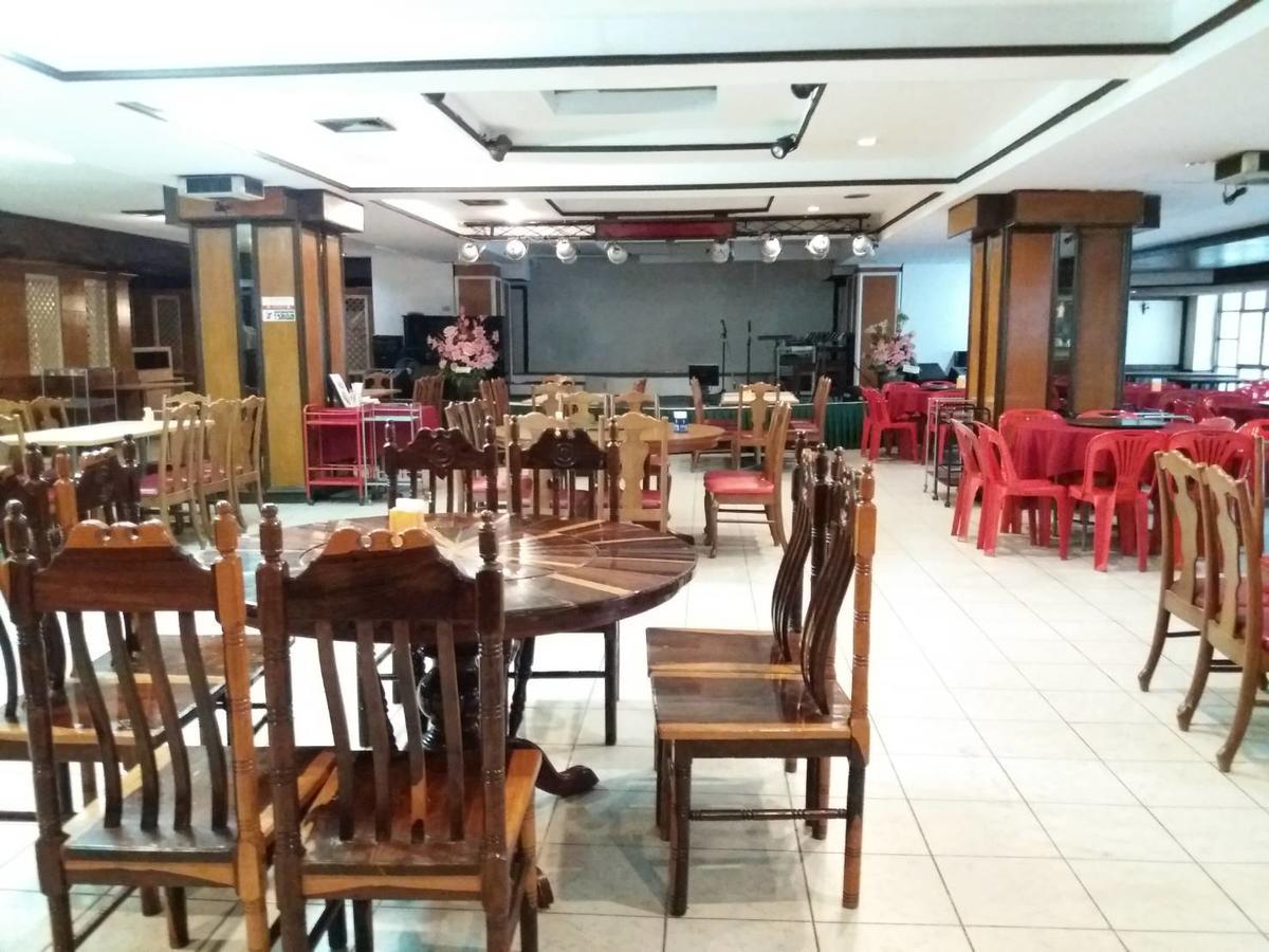 Petchkasem Grand Hotel Surin Ngoại thất bức ảnh