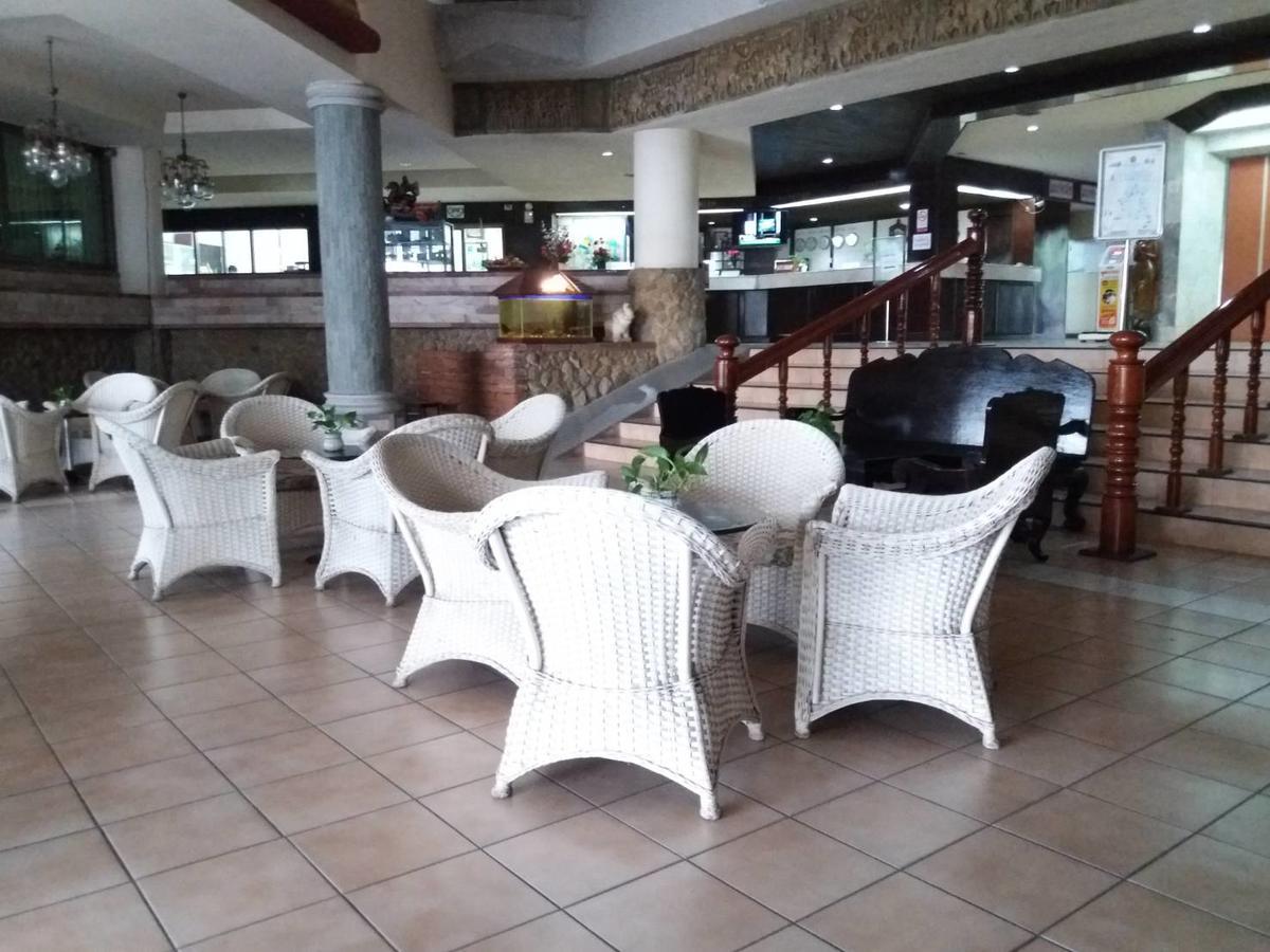 Petchkasem Grand Hotel Surin Ngoại thất bức ảnh