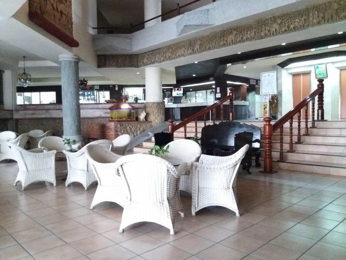 Petchkasem Grand Hotel Surin Ngoại thất bức ảnh